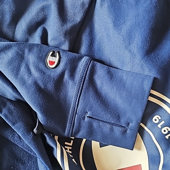 NWOT Champion sweatshirt - Picture 4 of 4